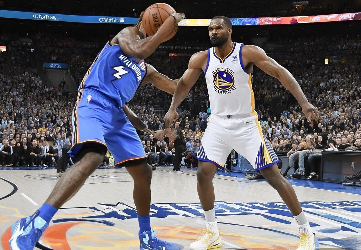 2017-2018赛季NBA勇士vs雷霆巅峰对决回顾：传奇对决与精彩瞬间(图1)